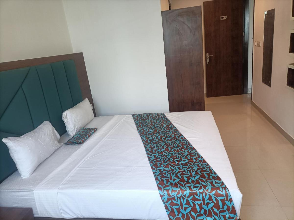 Family Hotel Tark Near Igi Airport Delhi Neu-Delhi Exterior foto