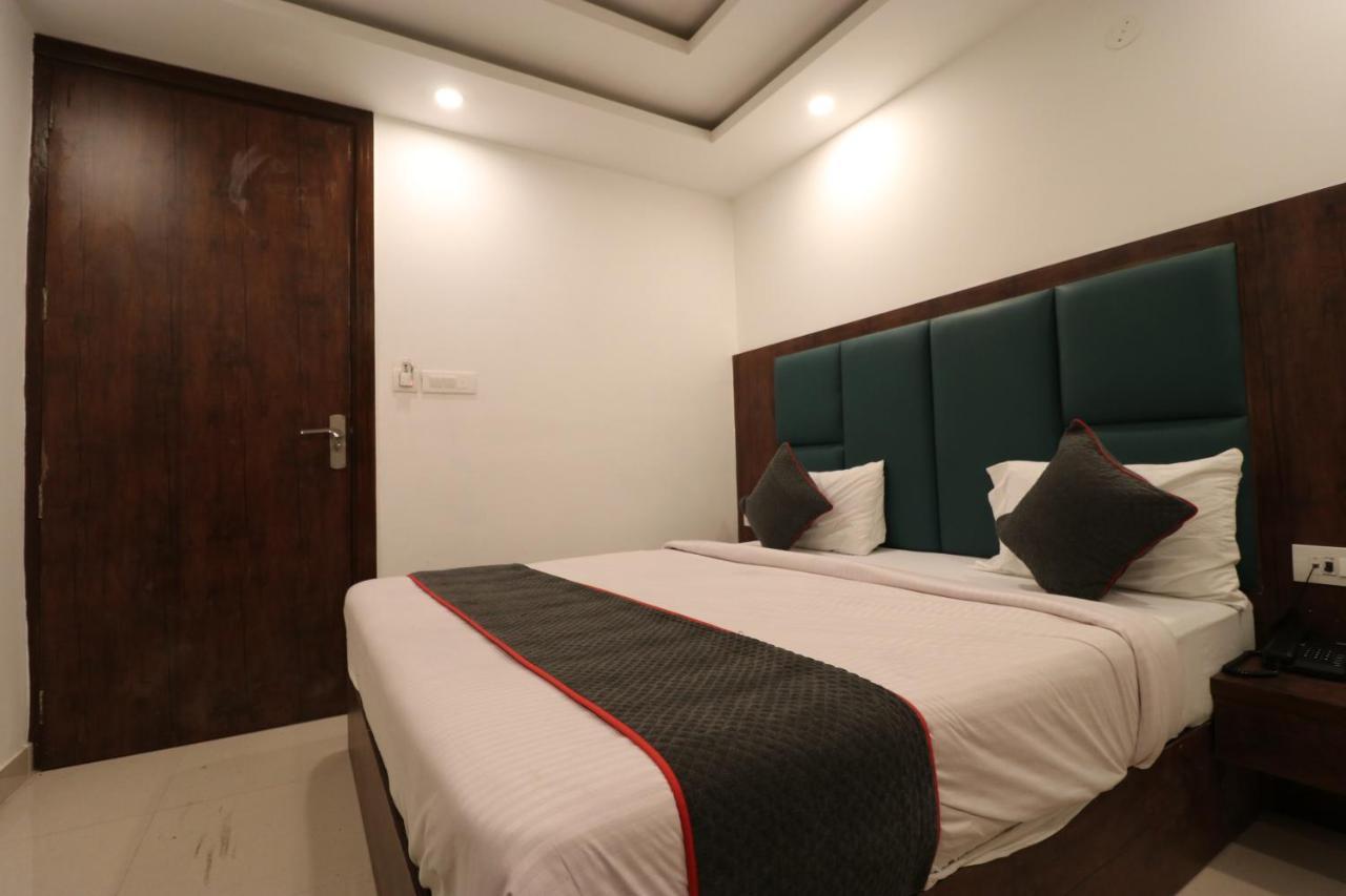 Family Hotel Tark Near Igi Airport Delhi Neu-Delhi Exterior foto