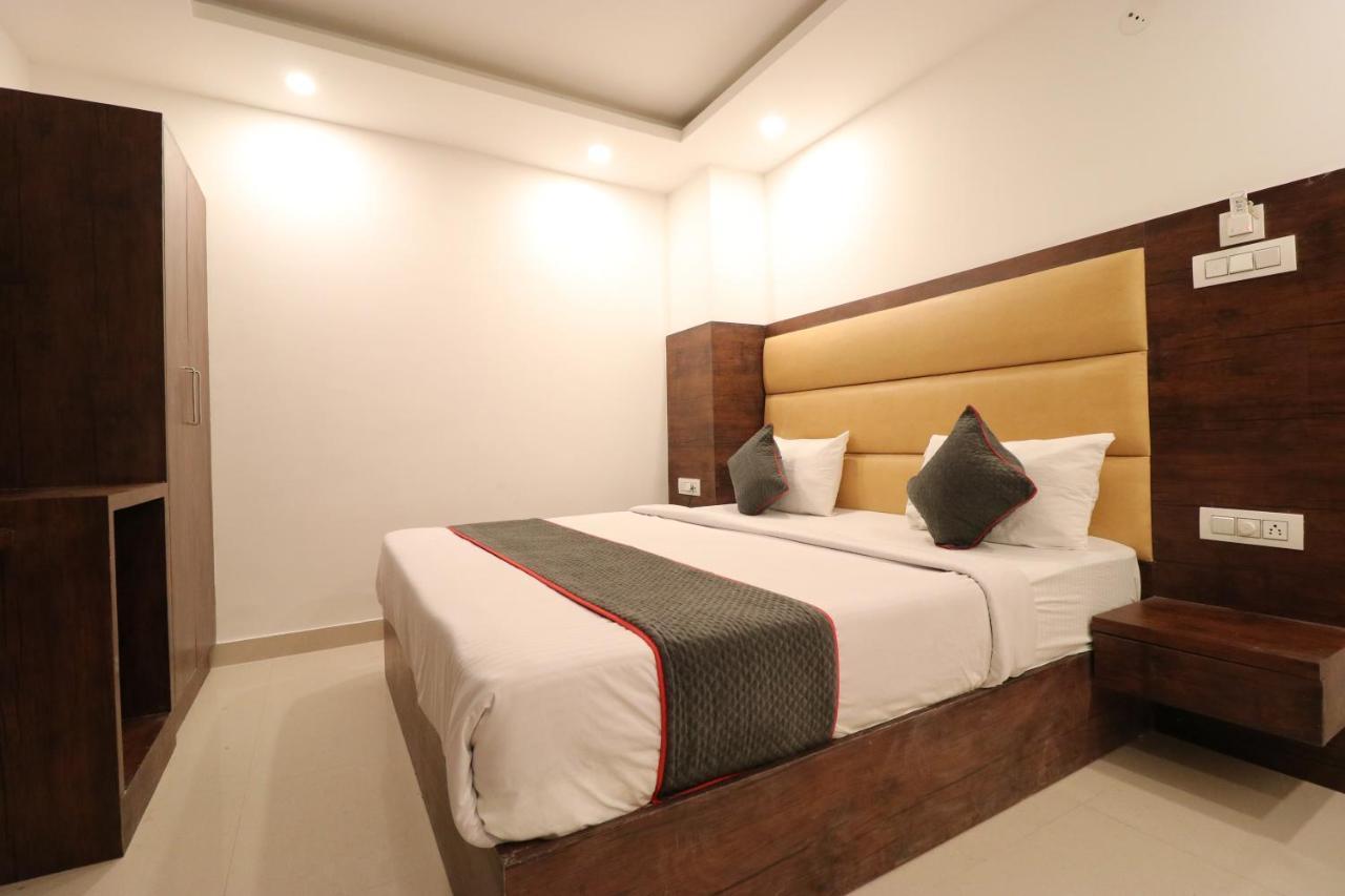 Family Hotel Tark Near Igi Airport Delhi Neu-Delhi Exterior foto